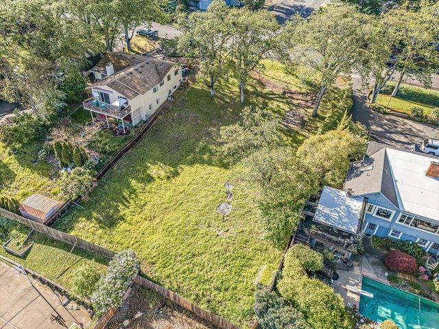2449 Capital Avenue, Medford, OR 97504