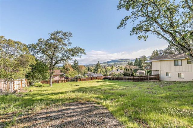 2449 Capital Avenue, Medford, OR 97504
