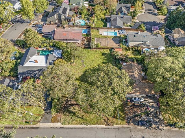2449 Capital Avenue, Medford, OR 97504