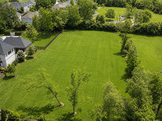 5s541 S Radcliff Road, Naperville, IL 60563