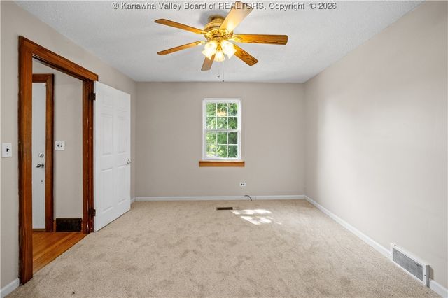 2441 3rd Avenue, Nitro, WV 25143