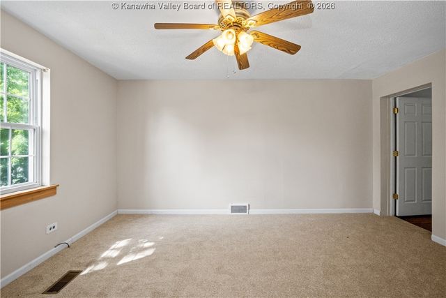 2441 3rd Avenue, Nitro, WV 25143