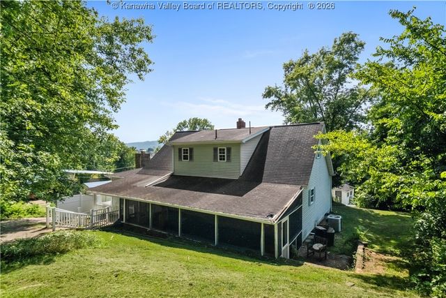 2441 3rd Avenue, Nitro, WV 25143