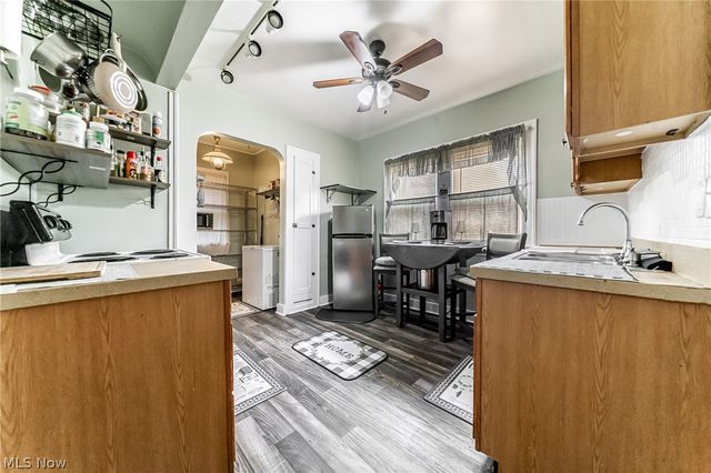 18701 Meredith Avenue, Euclid, OH 44119