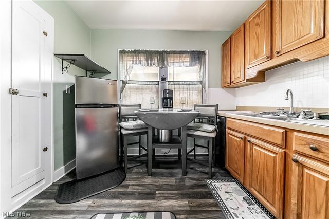 18701 Meredith Avenue, Euclid, OH 44119
