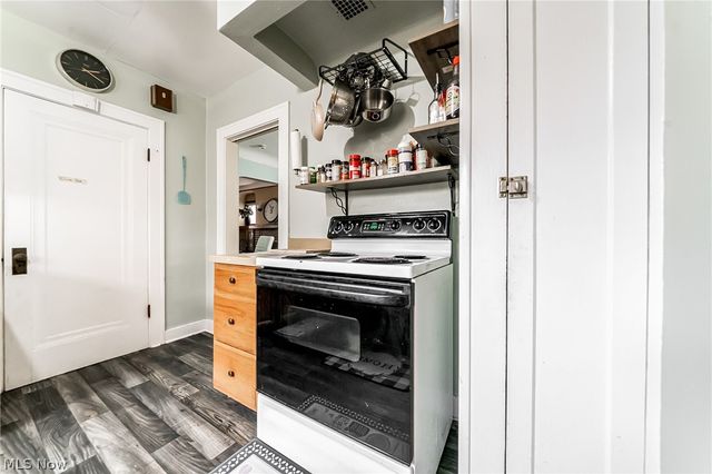 18701 Meredith Avenue, Euclid, OH 44119