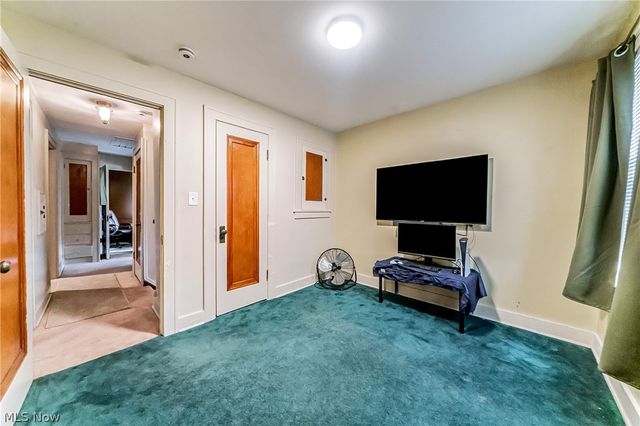 18701 Meredith Avenue, Euclid, OH 44119