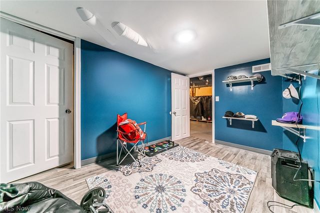 18701 Meredith Avenue, Euclid, OH 44119