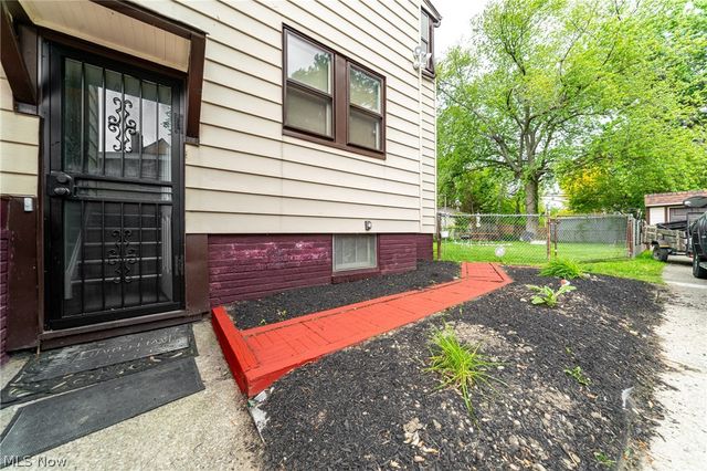 18701 Meredith Avenue, Euclid, OH 44119