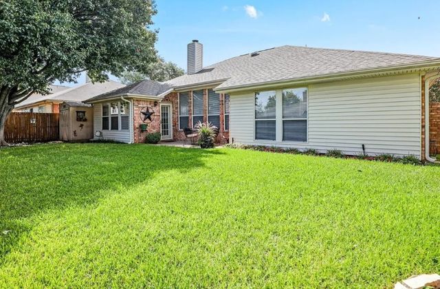 325 Stately Oak Lane, Lake Dallas, TX 75065