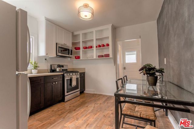 18 Breeze Avenue, Venice, CA 90291