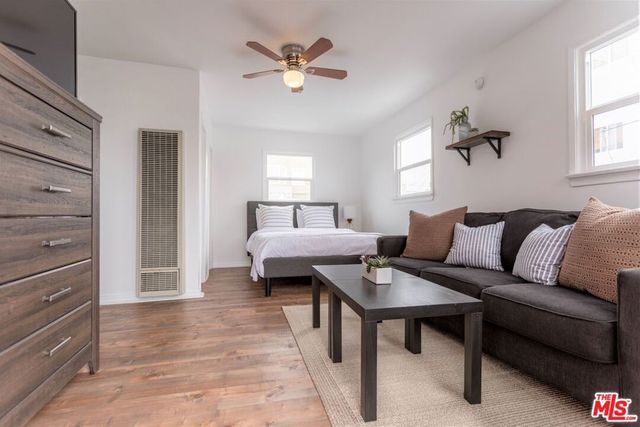 18 Breeze Avenue, Venice, CA 90291