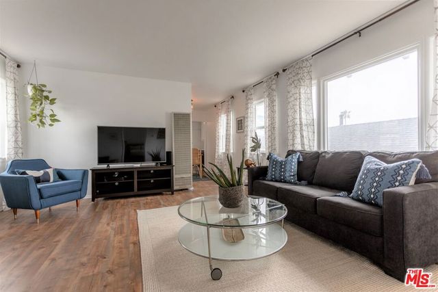 18 Breeze Avenue, Venice, CA 90291