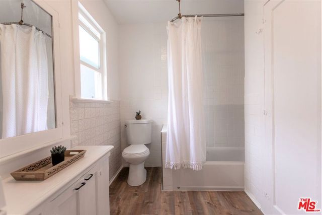 18 Breeze Avenue, Venice, CA 90291