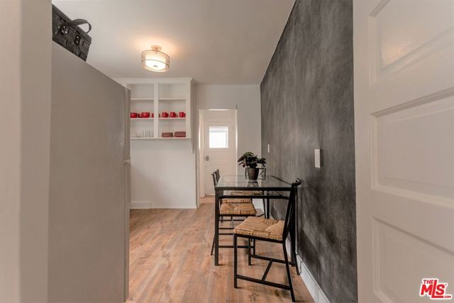 18 Breeze Avenue, Venice, CA 90291