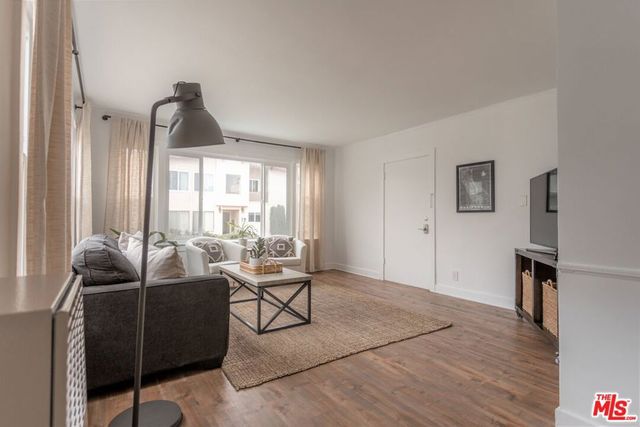 18 Breeze Avenue, Venice, CA 90291