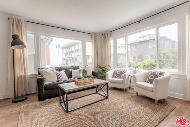 18 Breeze Avenue, Venice, CA 90291