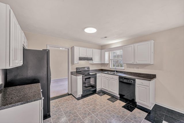 6940 Linn DR, Roanoke, VA 24019