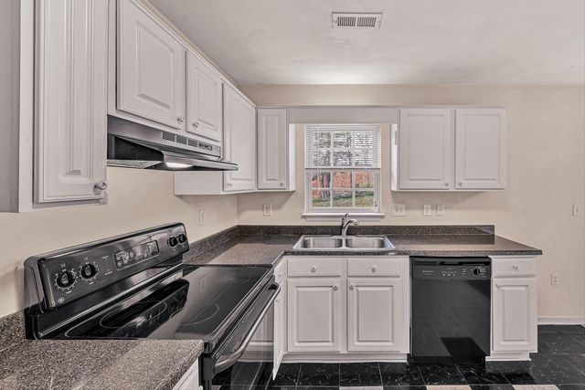 6940 Linn DR, Roanoke, VA 24019