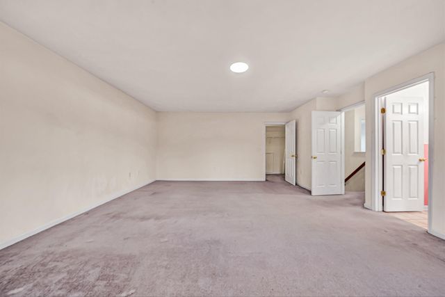 6940 Linn DR, Roanoke, VA 24019