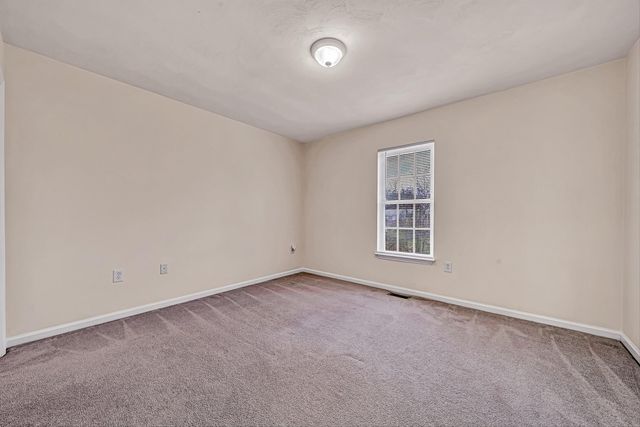 6940 Linn DR, Roanoke, VA 24019