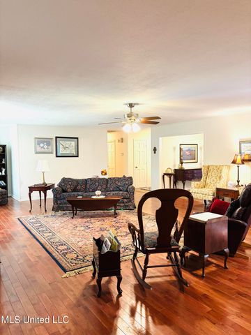 118 Pine Ridge Road, Florence, MS 39073