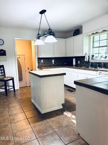 118 Pine Ridge Road, Florence, MS 39073