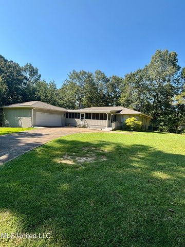 118 Pine Ridge Road, Florence, MS 39073