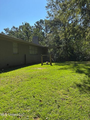 118 Pine Ridge Road, Florence, MS 39073