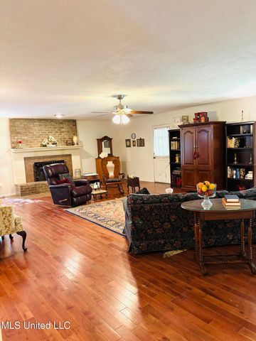 118 Pine Ridge Road, Florence, MS 39073