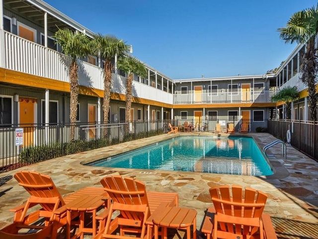 2401 Manor RD 119, Austin, TX 78722