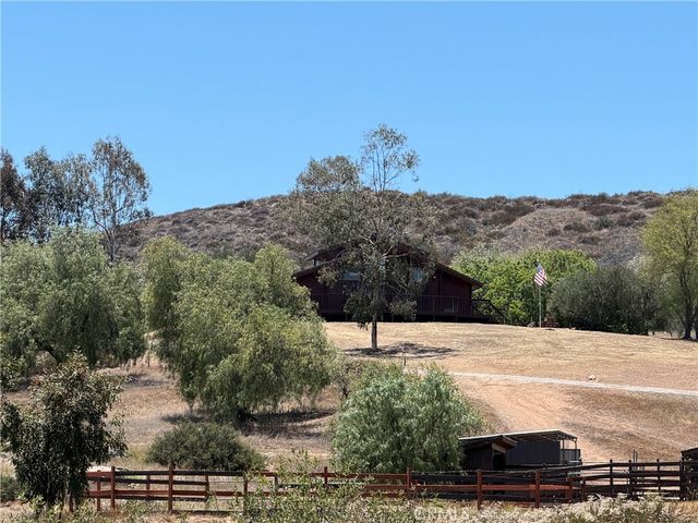37475 Crown Valley, Temecula, CA 92592