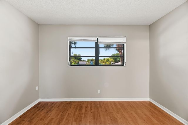 1769 NE 40th Place 506, Pompano Beach, FL 33064