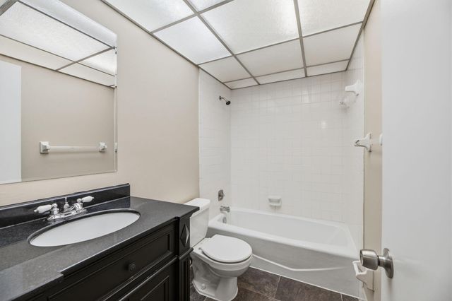 1769 NE 40th Place 506, Pompano Beach, FL 33064