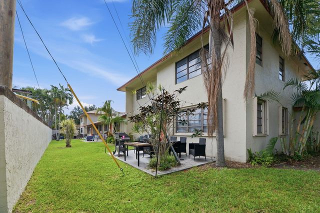 1769 NE 40th Place 506, Pompano Beach, FL 33064