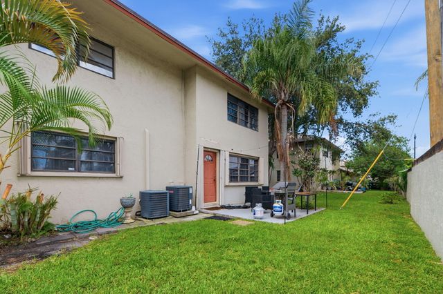1769 NE 40th Place 506, Pompano Beach, FL 33064