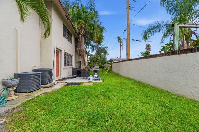 1769 NE 40th Place 506, Pompano Beach, FL 33064