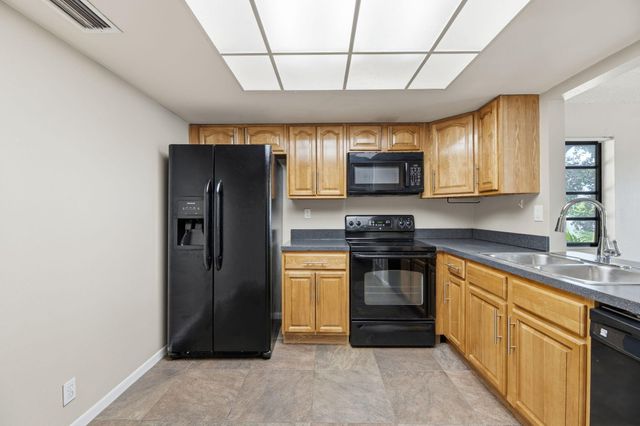 1769 NE 40th Place 506, Pompano Beach, FL 33064