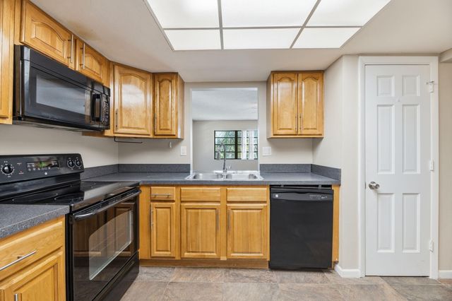 1769 NE 40th Place 506, Pompano Beach, FL 33064