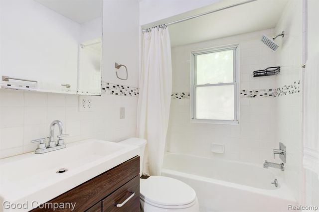 421 Channing Street, Ferndale, MI 48220