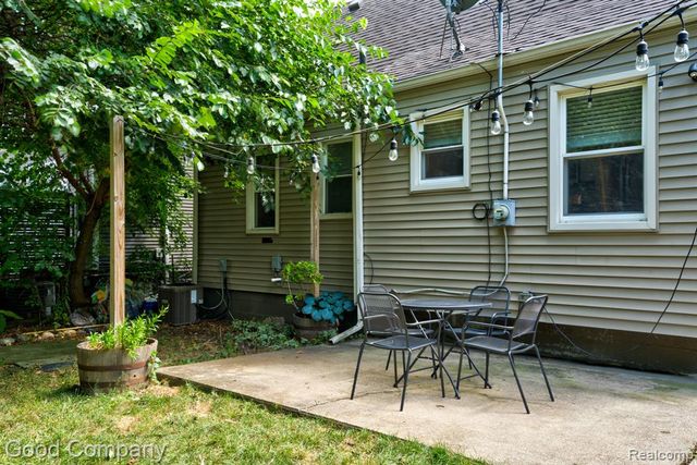 421 Channing Street, Ferndale, MI 48220