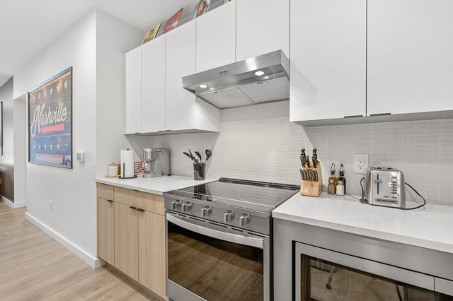 635 7th Ave S Apt 514, Nashville, TN 37203