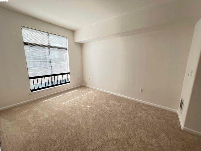 989 Franklin St 621, Oakland, CA 94607