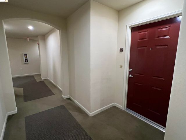 989 Franklin St 621, Oakland, CA 94607