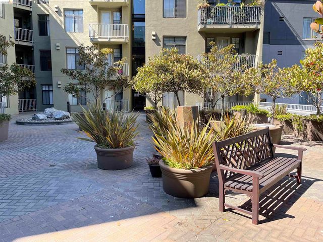 989 Franklin St 621, Oakland, CA 94607