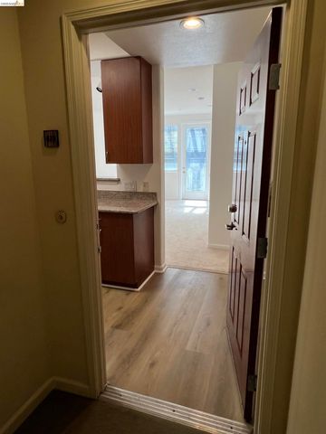 989 Franklin St 621, Oakland, CA 94607