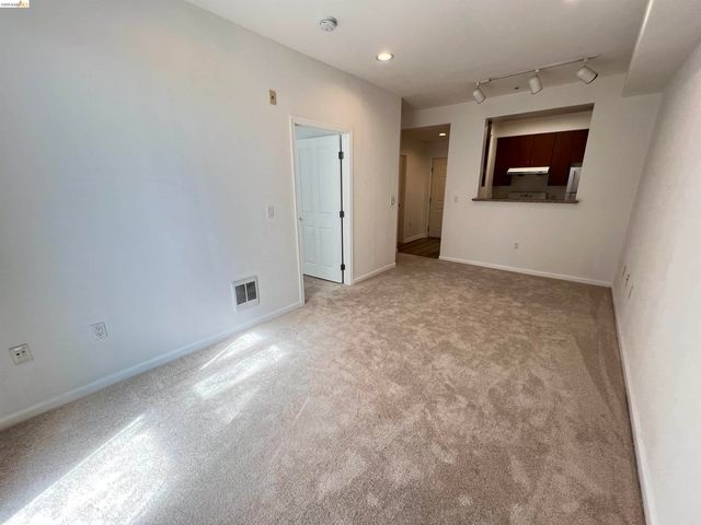 989 Franklin St 621, Oakland, CA 94607