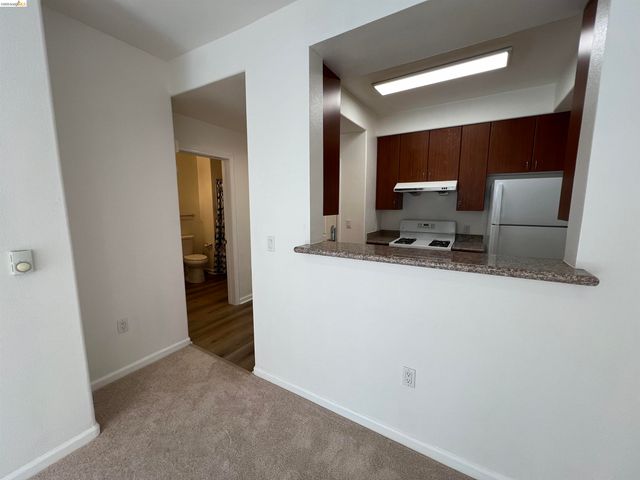 989 Franklin St 621, Oakland, CA 94607