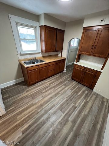 25 S Osborn Avenue, Youngstown, OH 44509