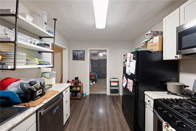 900 N Detroit Avenue, Russellville, AR 72801